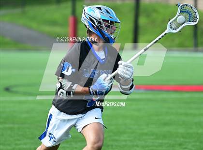 Thumbnail 2 in Darien vs. New Canaan (CIAC Class LL Semifinal) photogallery.