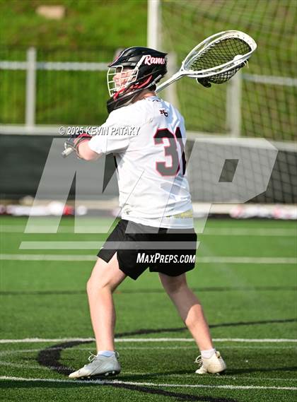 Thumbnail 1 in Darien vs. New Canaan (CIAC Class LL Semifinal) photogallery.