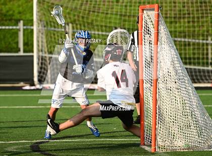 Thumbnail 3 in Darien vs. New Canaan (CIAC Class LL Semifinal) photogallery.
