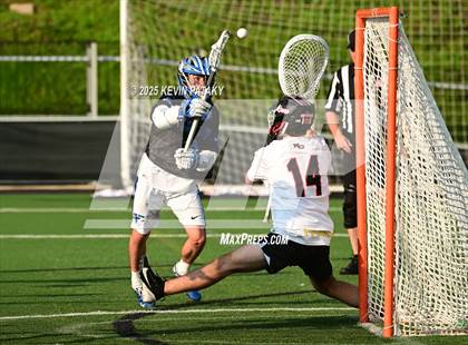 Thumbnail 1 in Darien vs. New Canaan (CIAC Class LL Semifinal) photogallery.