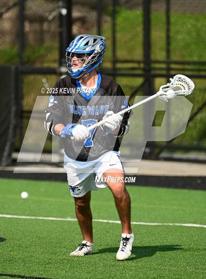 Thumbnail 2 in Darien vs. New Canaan (CIAC Class LL Semifinal) photogallery.