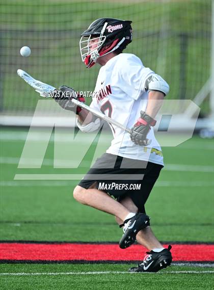 Thumbnail 1 in Darien vs. New Canaan (CIAC Class LL Semifinal) photogallery.