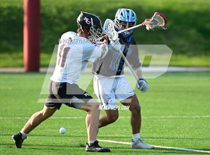 Thumbnail 1 in Darien vs. New Canaan (CIAC Class LL Semifinal) photogallery.