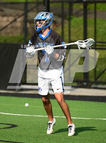 Thumbnail 1 in Darien vs. New Canaan (CIAC Class LL Semifinal) photogallery.