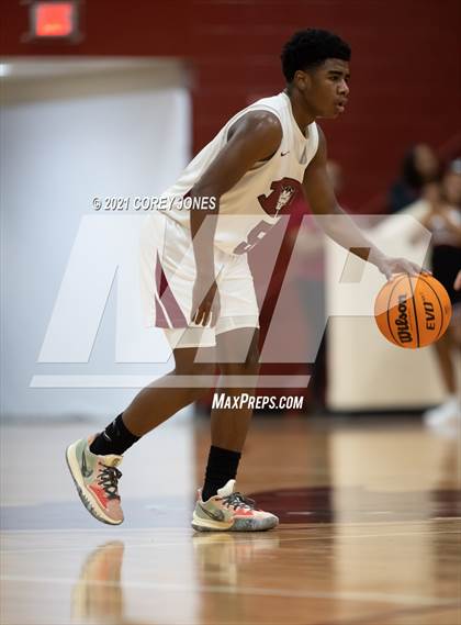 Thumbnail 2 in Jones County vs Warner Robins photogallery.