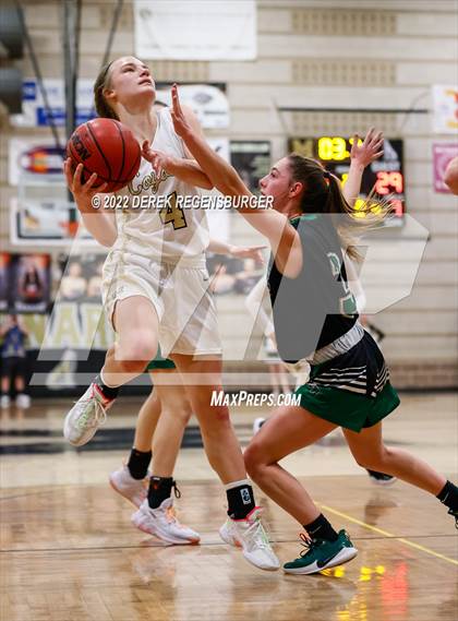 Thumbnail 3 in Fossil Ridge vs Monarch (CHSAA 5A Sweet 16) photogallery.