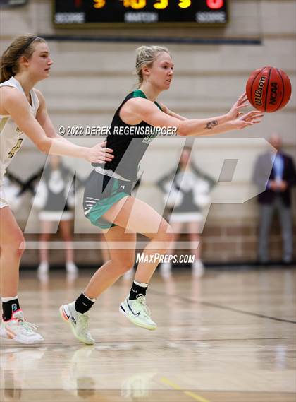 Thumbnail 3 in Fossil Ridge vs Monarch (CHSAA 5A Sweet 16) photogallery.