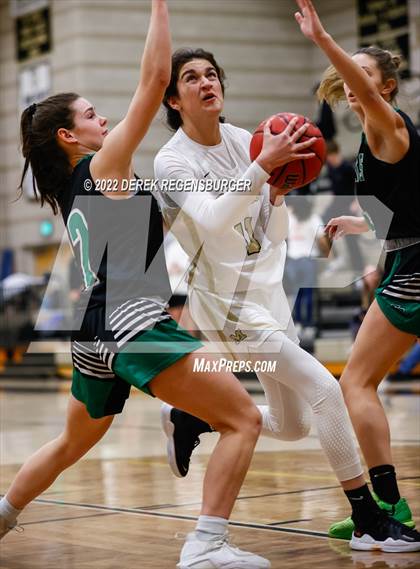Thumbnail 3 in Fossil Ridge vs Monarch (CHSAA 5A Sweet 16) photogallery.