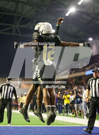 Thumbnail 2 in South Oak Cliff vs. Lovejoy (UIL 5A Regional Finals) photogallery.