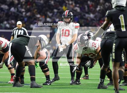 Thumbnail 2 in South Oak Cliff vs. Lovejoy (UIL 5A Regional Finals) photogallery.