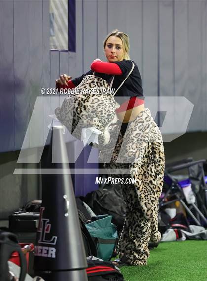 Thumbnail 3 in South Oak Cliff vs. Lovejoy (UIL 5A Regional Finals) photogallery.