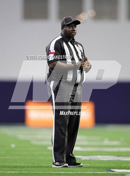 Thumbnail 1 in South Oak Cliff vs. Lovejoy (UIL 5A Regional Finals) photogallery.