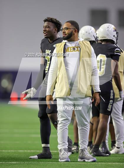 Thumbnail 3 in South Oak Cliff vs. Lovejoy (UIL 5A Regional Finals) photogallery.