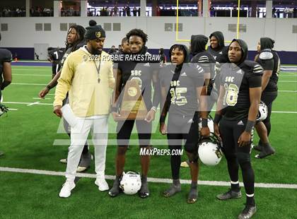 Thumbnail 2 in South Oak Cliff vs. Lovejoy (UIL 5A Regional Finals) photogallery.