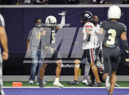 Thumbnail 1 in South Oak Cliff vs. Lovejoy (UIL 5A Regional Finals) photogallery.