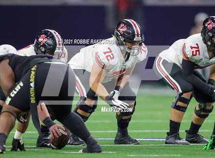 Thumbnail 1 in South Oak Cliff vs. Lovejoy (UIL 5A Regional Finals) photogallery.