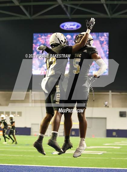Thumbnail 3 in South Oak Cliff vs. Lovejoy (UIL 5A Regional Finals) photogallery.