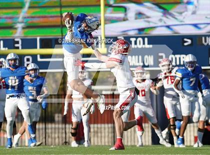 Thumbnail 2 in Van vs Sunnyvale (4A Div 2 Regional Round) photogallery.