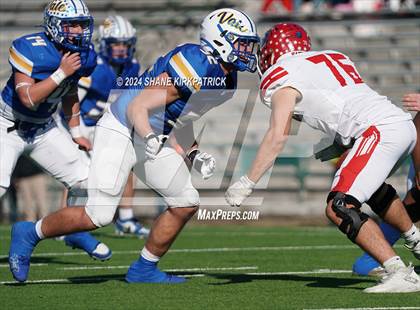 Thumbnail 2 in Van vs Sunnyvale (4A Div 2 Regional Round) photogallery.