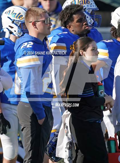 Thumbnail 2 in Van vs Sunnyvale (4A Div 2 Regional Round) photogallery.