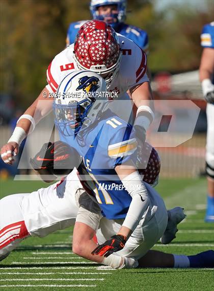 Thumbnail 3 in Van vs Sunnyvale (4A Div 2 Regional Round) photogallery.