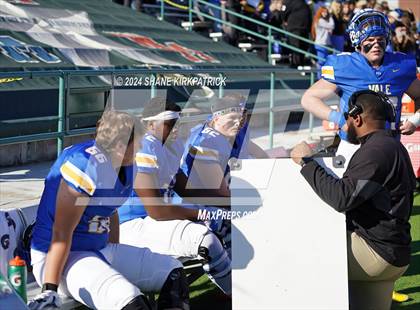 Thumbnail 2 in Van vs Sunnyvale (4A Div 2 Regional Round) photogallery.