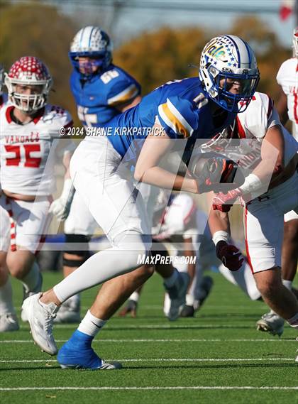 Thumbnail 2 in Van vs Sunnyvale (4A Div 2 Regional Round) photogallery.