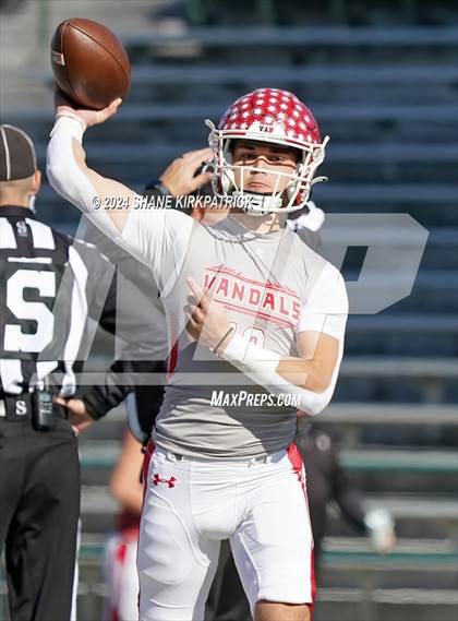 Thumbnail 3 in Van vs Sunnyvale (4A Div 2 Regional Round) photogallery.