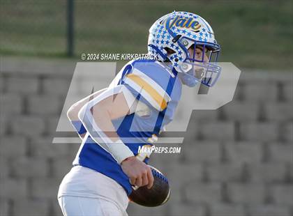 Thumbnail 2 in Van vs Sunnyvale (4A Div 2 Regional Round) photogallery.