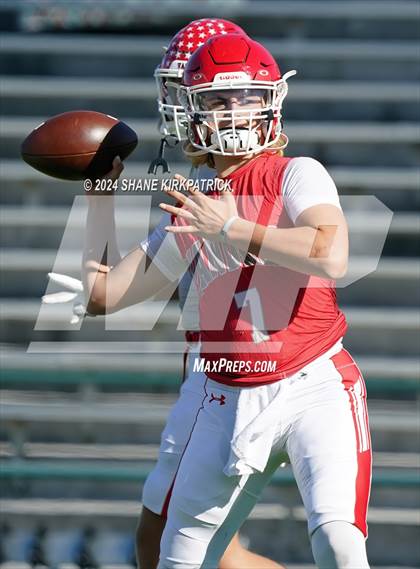 Thumbnail 2 in Van vs Sunnyvale (4A Div 2 Regional Round) photogallery.