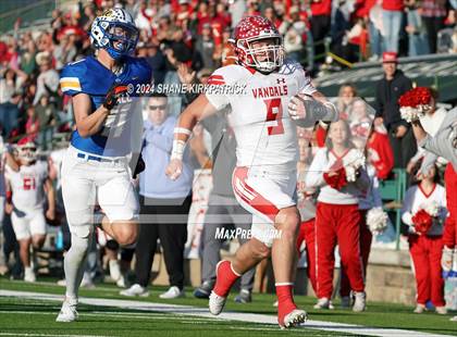 Thumbnail 2 in Van vs Sunnyvale (4A Div 2 Regional Round) photogallery.
