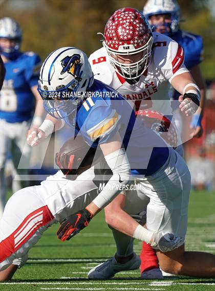 Thumbnail 2 in Van vs Sunnyvale (4A Div 2 Regional Round) photogallery.