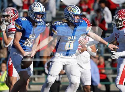 Thumbnail 2 in Van vs Sunnyvale (4A Div 2 Regional Round) photogallery.