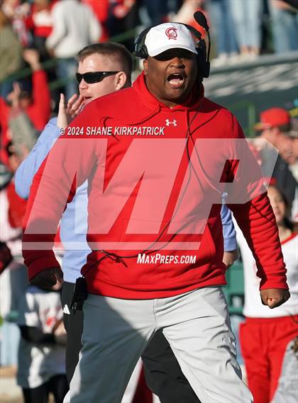 Thumbnail 2 in Van vs Sunnyvale (4A Div 2 Regional Round) photogallery.