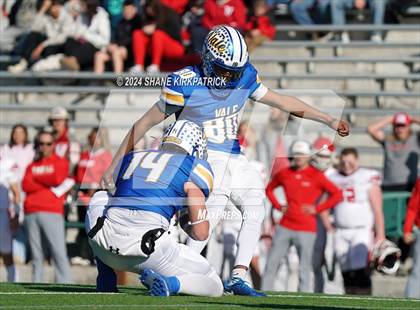 Thumbnail 3 in Van vs Sunnyvale (4A Div 2 Regional Round) photogallery.