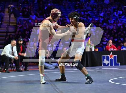 Thumbnail 2 in UIL Wrestling 6A Finals (157 lb - 285 lb) photogallery.