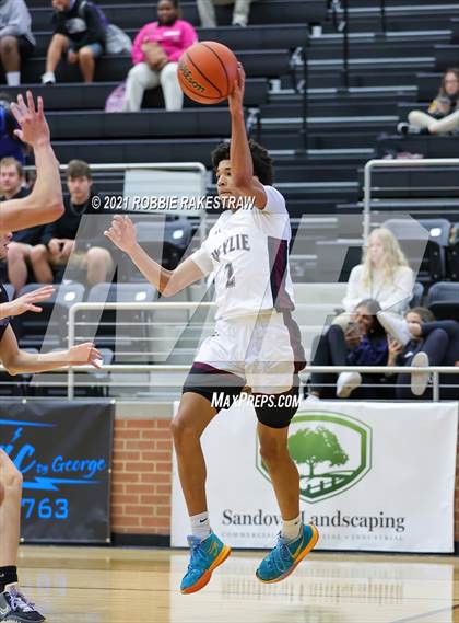 Thumbnail 1 in Sulphur Springs vs Wylie (Forney ISD Winter Classic) photogallery.