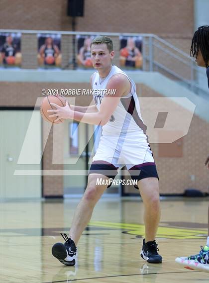 Thumbnail 1 in Sulphur Springs vs Wylie (Forney ISD Winter Classic) photogallery.