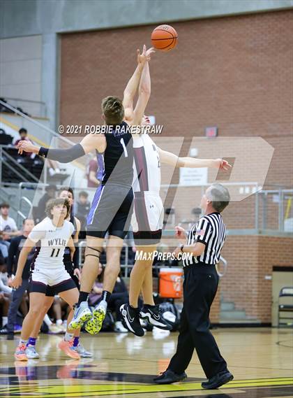 Thumbnail 2 in Sulphur Springs vs Wylie (Forney ISD Winter Classic) photogallery.