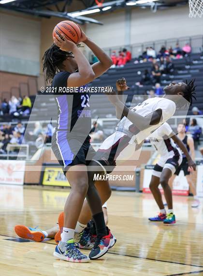 Thumbnail 2 in Sulphur Springs vs Wylie (Forney ISD Winter Classic) photogallery.