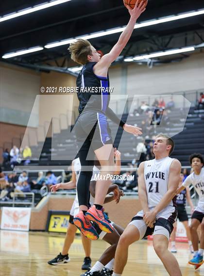 Thumbnail 1 in Sulphur Springs vs Wylie (Forney ISD Winter Classic) photogallery.