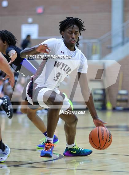 Thumbnail 2 in Sulphur Springs vs Wylie (Forney ISD Winter Classic) photogallery.