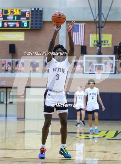 Thumbnail 2 in Sulphur Springs vs Wylie (Forney ISD Winter Classic) photogallery.