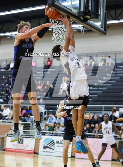 Thumbnail 2 in Sulphur Springs vs Wylie (Forney ISD Winter Classic) photogallery.