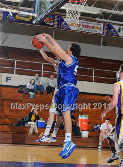 Thumbnail 2 in Lampeter-Strasburg @ Lancaster Catholic photogallery.