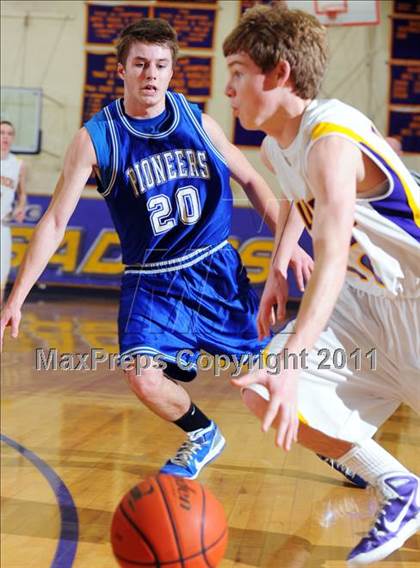 Thumbnail 3 in Lampeter-Strasburg @ Lancaster Catholic photogallery.