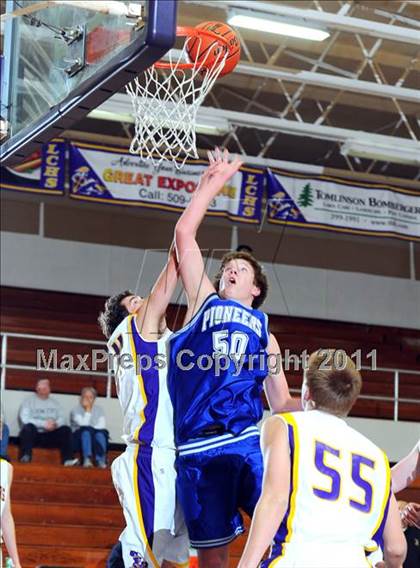 Thumbnail 1 in Lampeter-Strasburg @ Lancaster Catholic photogallery.