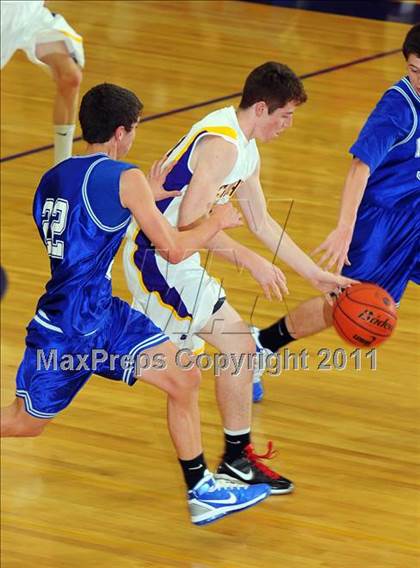 Thumbnail 1 in Lampeter-Strasburg @ Lancaster Catholic photogallery.