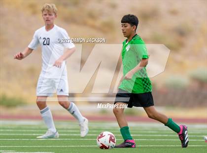 Thumbnail 2 in Elko vs Virgin (VVHS Bulldogs Invitational) photogallery.