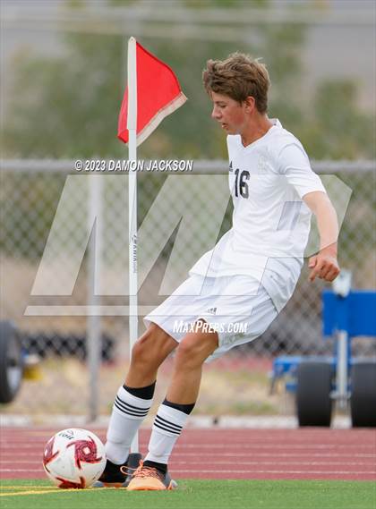 Thumbnail 2 in Elko vs Virgin (VVHS Bulldogs Invitational) photogallery.